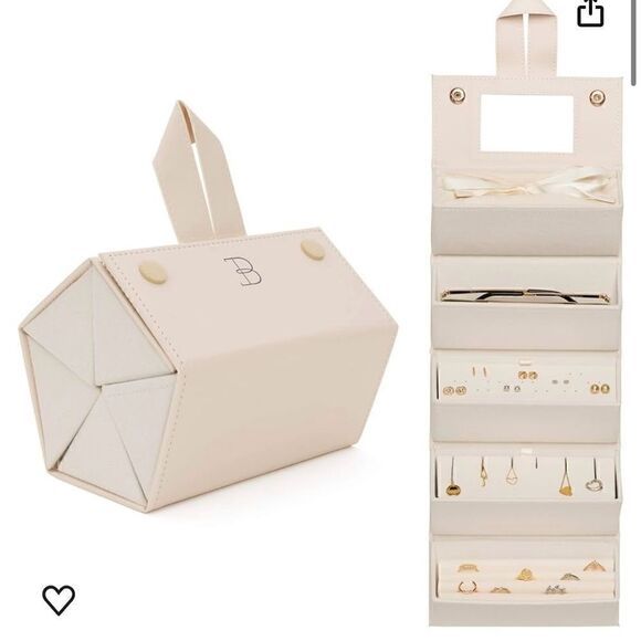 Jewelry - Travel jewelry organizer NWT